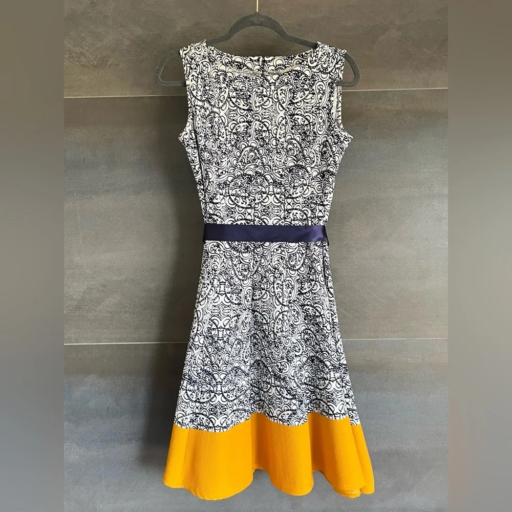 HAANI A-line dress with satin tie - Picture 1 of 6